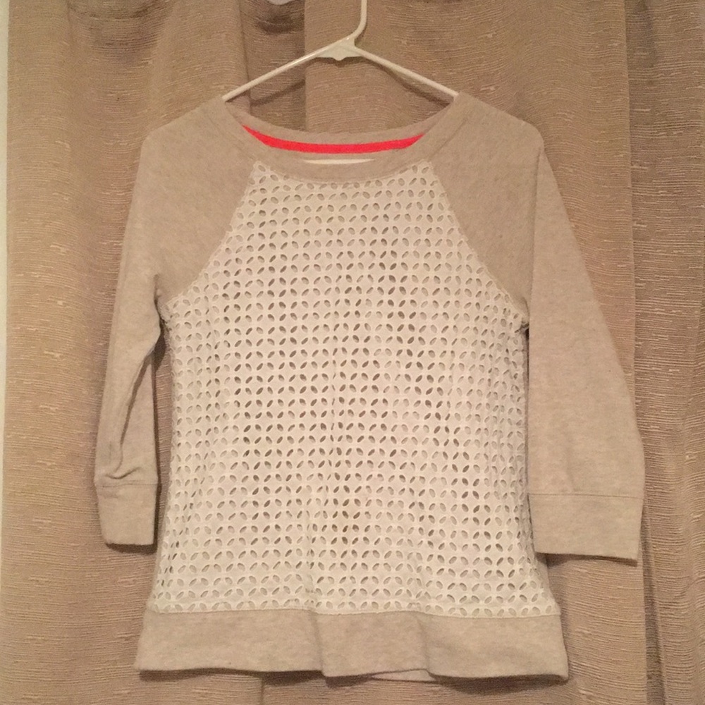 Three quarter sleeve top